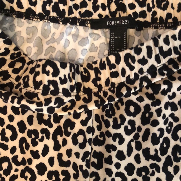 Cute cozy flared pants size M from forever21. Worn only once!! - Picture 4 of 4